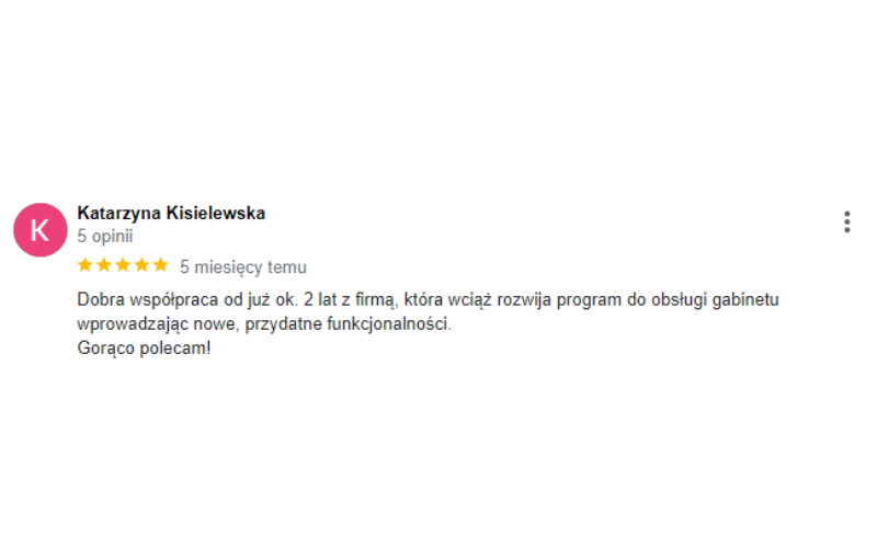 Opinia użytkownika z pięcioma gwiazdkami, chwali dwuletnią współpracę z firmą.