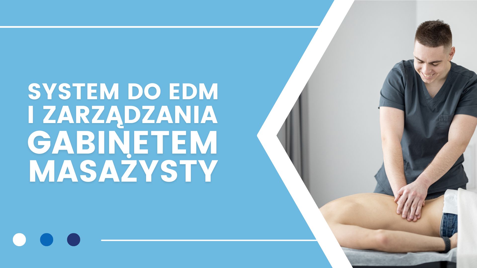 Osoba wykonująca masaż z systemem do EDM i zarządzania gabinetem masażysty.